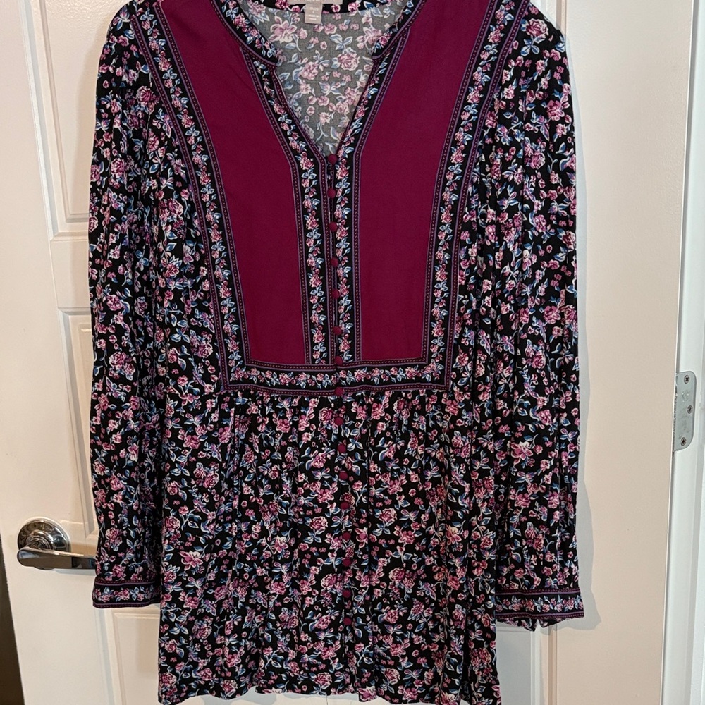 Women’s Long SLEEVE Roses floral Top L
Variegated Pink Roses / Maroon Trim